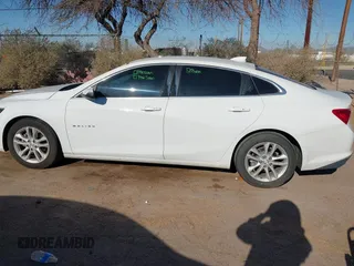 2018 Chevrolet Malibu LT z VIN 1G1ZD5ST4JF176007, wystawiony jako IAAI lot #41852261 z przebiegiem 83 591 mil mil oraz . Historia ofert i sprzedaży dostępna na DreamBid. Obrazek 14.