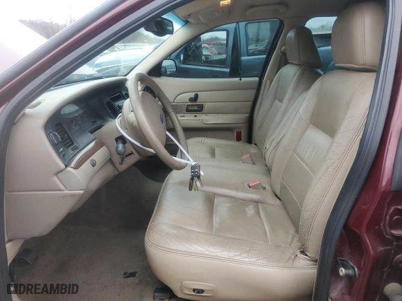 2005 Ford Crown Victoria LX with VIN 2FAFP74W85X136047, listed as a Copart auction lot 82915244 with 155,495 mi miles and Non Repairable. Bid and sale history available at carsss.com. Image 7.