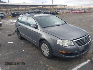 2007 Volkswagen Passat Komfort with VIN WVWXK73C77E041486, listed as a IAAI auction lot 41732781 with 102,757 mi miles and . Bid and sale history available at DreamBid. Image 1.