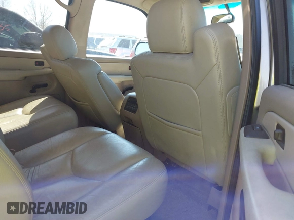 2003 Chevrolet Suburban Z71 with VIN 3GNFK16Z33G253479, listed as a IAAI auction lot 41871504 with 157,990 mi miles and . Bid and sale history available at DreamBid. Image 8.