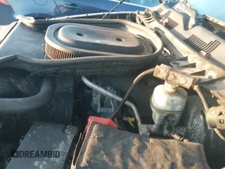 2014 Ram 1500 Express z VIN 1C6RR6KT3ES172467, wystawiony jako IAAI lot #43371972 z przebiegiem 201 014 mil mil oraz . Historia ofert i sprzedaży dostępna na DreamBid. Obrazek 19.