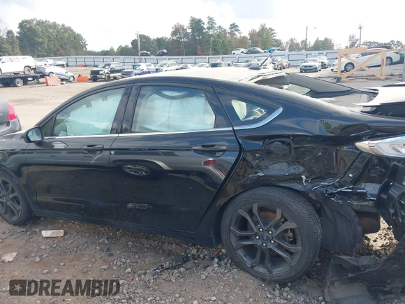 2018 Ford Fusion SE with VIN 3FA6P0H72JR106738, listed as a IAAI auction lot 40715655 with 144,801 mi miles. Bid and sale history available at carsss.com. Image 14.