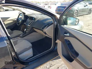 2013 Ford Focus SE z VIN 1FADP3F2XDL280298, wystawiony jako IAAI lot #40493858 z przebiegiem 126 051 mil mil oraz . Historia ofert i sprzedaży dostępna na DreamBid. Obrazek 5.