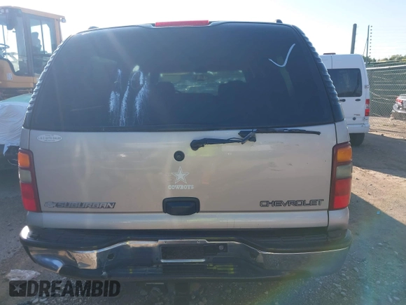 2004 Chevrolet Suburban LT with VIN 1GNEC16T84R125633, listed as a IAAI auction lot 42564242 with 328,946 mi miles and . Bid and sale history available at DreamBid. Image 12.