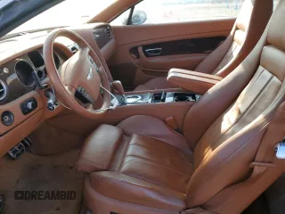 2005 Bentley Continental GT GT z VIN SCBCR63W45C027121, wystawiony jako Copart lot #89028465 z przebiegiem Nie podano mil oraz Czysty tytuł • Clean title. Historia ofert i sprzedaży dostępna na DreamBid. Obrazek 7.