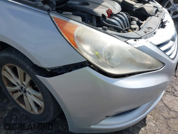 2011 Hyundai Sonata GLS with VIN 5NPEB4AC8BH075552, listed as a IAAI auction lot 41965751 with 180,174 mi miles and . Bid and sale history available at carsss.com. Image 12.