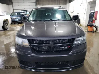 2017 Dodge Journey SE z VIN 3C4PDCAB5HT682795, wystawiony jako Copart lot #57478495 z przebiegiem 120 355 mil mil oraz Czysty tytuł • Clean title. Historia ofert i sprzedaży dostępna na DreamBid. Obrazek 5.