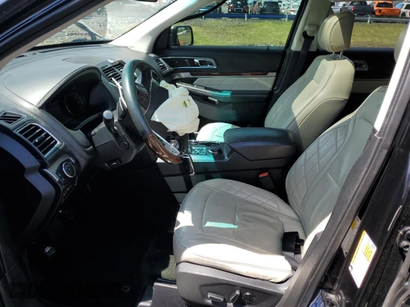 2016 Ford Explorer Platinum z VIN 1FM5K8HT8GGC52573, wystawiony jako Copart lot #57137975 z przebiegiem 146 451 mil mil oraz Szkoda całkowita • Salvage title. Historia ofert i sprzedaży dostępna na DreamBid. Obrazek 7.