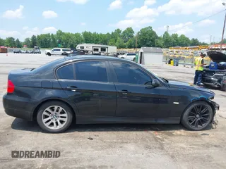 2006 BMW 3 Series 325i with VIN WBAVB13596KX65960, listed as a IAAI auction lot 42460430 with 331,860 mi miles and . Bid and sale history available at DreamBid. Image 14.