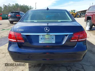 2014 Mercedes-Benz E 350 Sport z VIN WDDHF5KB5EA897885, wystawiony jako IAAI lot #41610599 z przebiegiem 186 080 mil mil oraz . Historia ofert i sprzedaży dostępna na DreamBid. Obrazek 16.