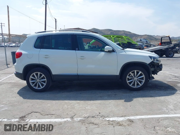 2017 Volkswagen Tiguan Wolfsburg Edition с VIN WVGRV7AX1HW500816, выставлен на аукционе IAAI как лот 42167262 с пробегом 127 636 миль миль и . История ставок и продаж доступна на DreamBid. Изображение 14.