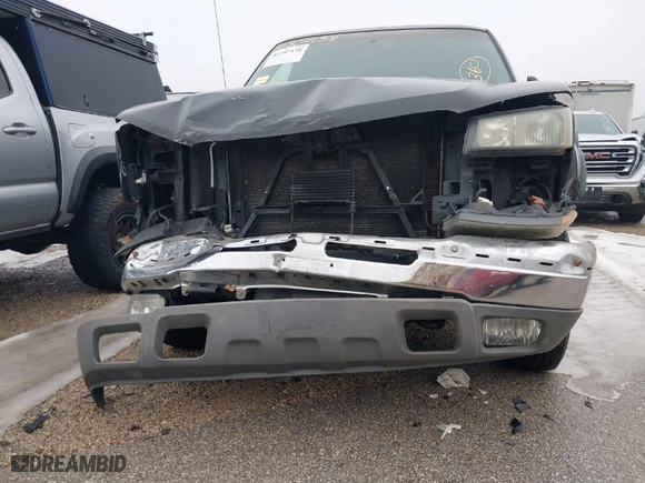 2003 Chevrolet Silverado 2500HD LS with VIN 1GCHK23U23F214612, listed as a IAAI auction lot 41307158 with 95,012 mi miles. Bid and sale history available at carsss.com. Image 6.