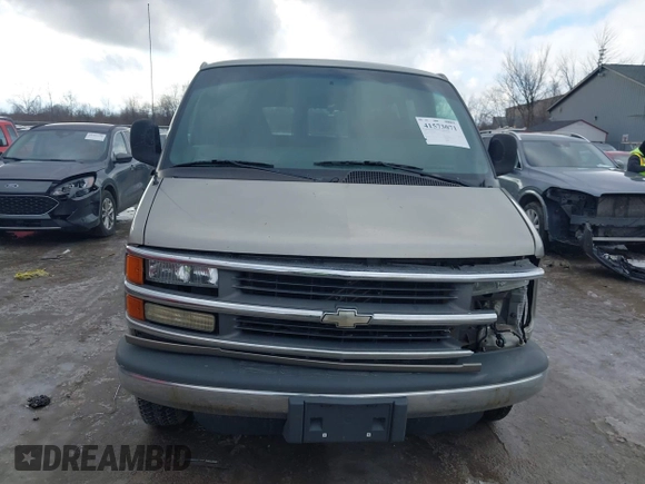 2002 Chevrolet Express z VIN 1GAGG25R121216538, wystawiony jako IAAI lot #41573071 z przebiegiem 205 409 mil mil oraz . Historia ofert i sprzedaży dostępna na DreamBid. Obrazek 12.