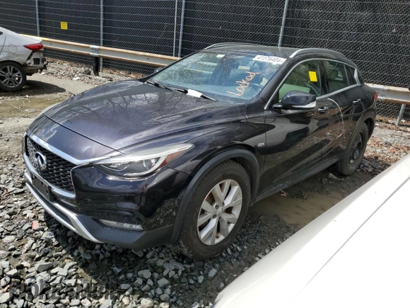 2018 Infiniti QX30 Premium with VIN SJKCH5CR7JA044597, listed as a Copart auction lot 47276404 with 102,007 mi miles. Bid and sale history available at carsss.com. Image 1.