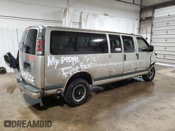 2001 Chevrolet Express with VIN 1GAHG39R611205912, listed as a Copart auction lot 49176265 with 375,645 mi miles and Salvage Title. Bid and sale history available at carsss.com. Image 3.