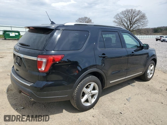 2018 Ford Explorer XLT z VIN 1FM5K7D89JGC52567, wystawiony jako Copart lot #54490555 z przebiegiem 153 763 mil mil oraz Tytuł czysty. Historia ofert i sprzedaży dostępna na DreamBid. Obrazek 3.