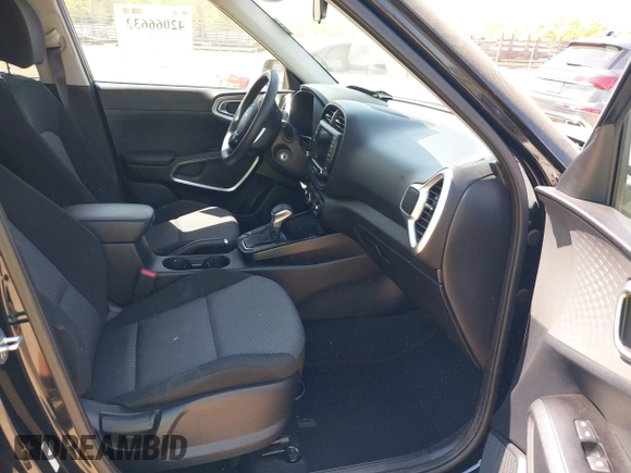 2022 Kia Soul LX with VIN KNDJ23AU6N7178009, listed as a IAAI auction lot 42066632 with 58,861 mi miles and . Bid and sale history available at DreamBid. Image 5.