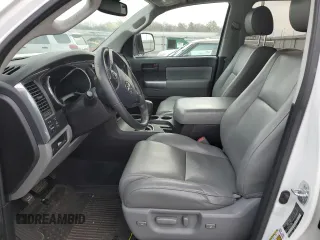 2018 Toyota Sequoia SR5 with VIN 5TDZY5G19JS071675, listed as a Copart auction lot 42186324 with 45,215 mi miles. Bid and sale history available at carsss.com. Image 7.