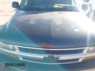 2004 Chevrolet Suburban LS with VIN 3GNEC16Z94G255974, listed as a IAAI auction lot 41439287 with 1 mi miles. Bid and sale history available at carsss.com. Image 6.