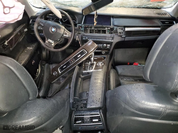 2013 BMW 7 Series 750i xDrive with VIN WBAYB6C54DC998064, listed as a Copart auction lot 72061024 with 0 mi miles and Non Repairable. Bid and sale history available at carsss.com. Image 8.