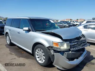 2011 Ford Flex SEL z VIN 2FMGK5CC6BBD33666, wystawiony jako IAAI lot #42237123 z przebiegiem 205 239 mil mil oraz . Historia ofert i sprzedaży dostępna na DreamBid. Obrazek 1.