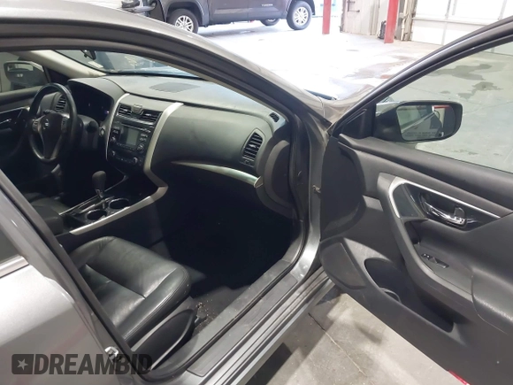 2014 Nissan Altima 2.5 S with VIN 1N4AL3APXEC113281, listed as a IAAI auction lot 41137374 with 124,357 mi miles. Bid and sale history available at carsss.com. Image 5.