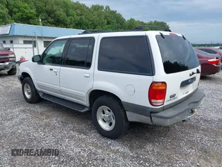 2000 Ford Explorer XLT z VIN 1FMZU63E9YZB43747, wystawiony jako IAAI lot #42676902 z przebiegiem 258 749 mil mil oraz . Historia ofert i sprzedaży dostępna na DreamBid. Obrazek 3.