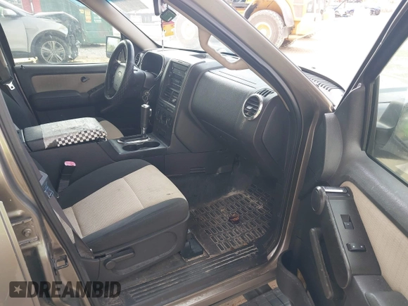 2007 Ford Explorer Sport Trac Limited with VIN 1FMEU33K87UA16163, listed as a IAAI auction lot 42042592 with 124,792 mi miles and . Bid and sale history available at DreamBid. Image 5.