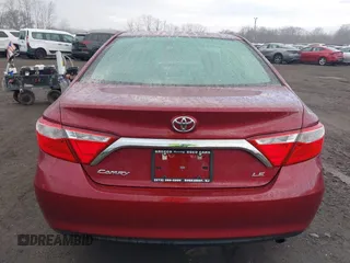2015 Toyota Camry XLE with VIN 4T1BF1FK8FU983576, listed as a IAAI auction lot 41910503 with 62,941 mi miles. Bid and sale history available at carsss.com. Image 16.