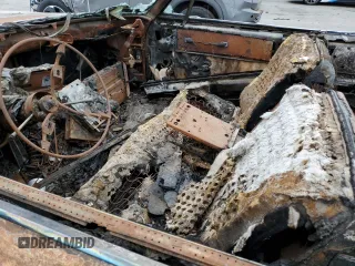 1968 Cadillac DeVille z VIN F8232777, wystawiony jako Copart lot #64820655 z przebiegiem Nie podano mil oraz Nie do naprawy • Non repairable. Historia ofert i sprzedaży dostępna na DreamBid. Obrazek 7.