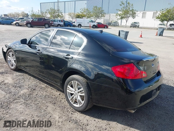 2015 Infiniti Q40 with VIN JN1CV6AP5FM501354, listed as a IAAI auction lot 41901144 with 103,878 mi miles. Bid and sale history available at carsss.com. Image 3.