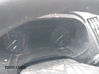 2020 Ford Edge SE z VIN 2FMPK3G97LBB16387, wystawiony jako IAAI lot #41822322 z przebiegiem Nie podano mil oraz . Historia ofert i sprzedaży dostępna na DreamBid. Obrazek 7.