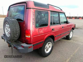 1997 Land Rover Discovery SD with VIN SALJY1249VA546129, listed as a IAAI auction lot 41749280 with 196,690 mi miles. Bid and sale history available at carsss.com. Image 4.