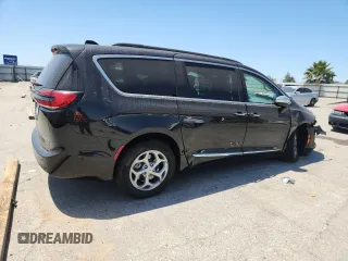 2023 Chrysler Pacifica Limited with VIN 2C4RC3GG8PR604835, listed as a Copart auction lot 57661325 with 33,232 mi miles and Salvage title. Bid and sale history available at DreamBid. Image 3.