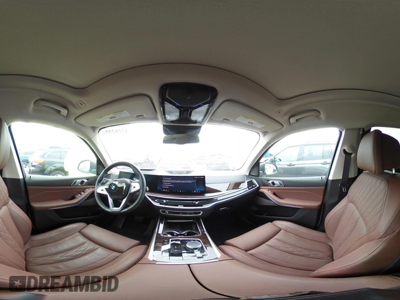 2025 BMW X7 xDrive40i z VIN 5UX23EM06S9X93597, wystawiony jako IAAI lot #42182551 z przebiegiem 6933 mil mil oraz . Historia ofert i sprzedaży dostępna na DreamBid. Obrazek 19.
