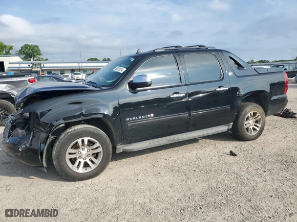 2013 Chevrolet Avalanche LS with VIN 3GNMCEE08DG179296, listed as a Copart auction lot 60820204 with 143,886 mi miles and Salvage Title. Bid and sale history available at carsss.com. Image 1.