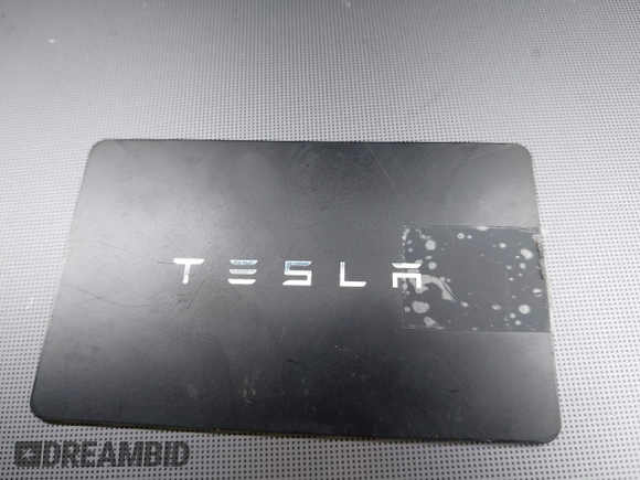 2025 Tesla Model 3 Long Range z VIN 5YJ3E1EB9SF904223, wystawiony jako IAAI lot #41611201 z przebiegiem 690 mil mil oraz . Historia ofert i sprzedaży dostępna na DreamBid. Obrazek 11.