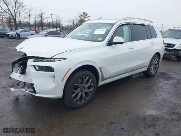 2025 BMW X7 xDrive40i with VIN 5UX23EM05S9X98435, listed as a IAAI auction lot 41476358 with 2,946 mi miles. Bid and sale history available at carsss.com. Image 17.