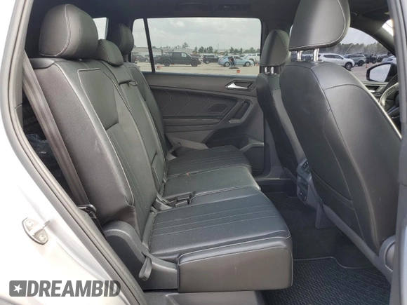2022 Volkswagen Tiguan SE R-Line Black with VIN 3VVCB7AX6NM140264, listed as a Copart auction lot 55124815 with 28,340 mi miles and Salvage title. Bid and sale history available at DreamBid. Image 11.