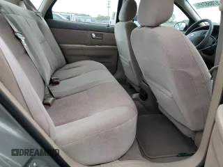 2002 Ford Taurus SE Standard z VIN 1FAFP53U92A246842, wystawiony jako Copart lot #57858765 z przebiegiem 64 545 mil mil oraz Tytuł czysty. Historia ofert i sprzedaży dostępna na DreamBid. Obrazek 10.