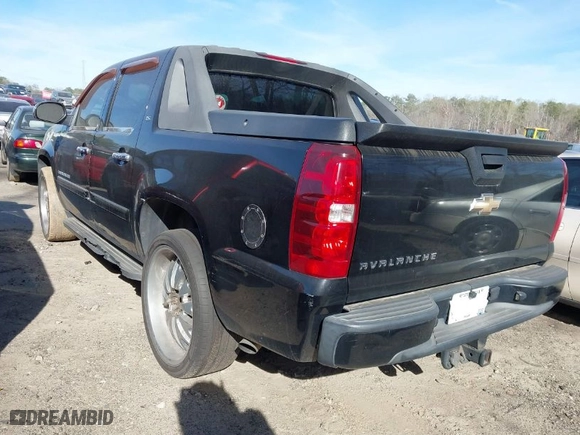 2008 Chevrolet Avalanche LTZ with VIN 3GNEC12J78G240914, listed as a IAAI auction lot 41778672 with 196,734 mi miles. Bid and sale history available at carsss.com. Image 3.