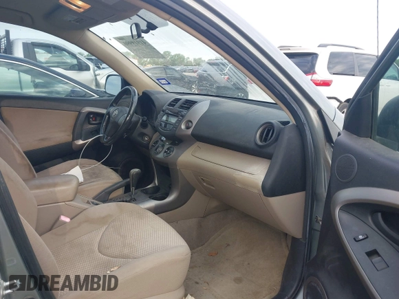 2007 Toyota RAV4 Limited with VIN JTMZD31V476039804, listed as a IAAI auction lot 41919990 with 205,890 mi miles. Bid and sale history available at carsss.com. Image 5.