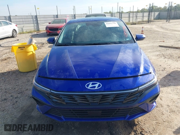 2025 Hyundai Elantra SEL Convenience with VIN KMHLS4DG1SU923939, listed as a IAAI auction lot 41893798 with 3,653 mi miles. Bid and sale history available at carsss.com. Image 12.