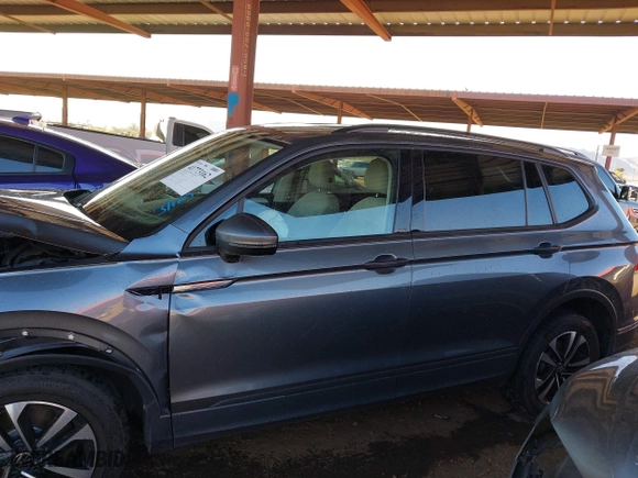 2022 Volkswagen Tiguan S with VIN 3VV1B7AX8NM146414, listed as a IAAI auction lot 41773162 with 115,193 mi miles. Bid and sale history available at carsss.com. Image 14.