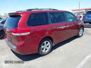 2011 Toyota Sienna LE AAS with VIN 5TDKK3DC2BS118124, listed as a IAAI auction lot 42121524 with 270,284 mi miles. Bid and sale history available at carsss.com. Image 4.