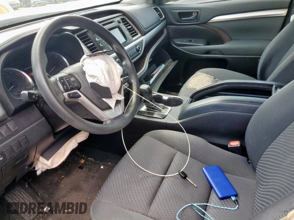 2018 Toyota Highlander LE with VIN 5TDZARFH2JS038835, listed as a Copart auction lot 57918435 with 100,027 mi miles and Salvage title. Bid and sale history available at DreamBid. Image 7.