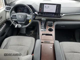 2021 Toyota Sienna LE z VIN 5TDBSKFC4MS022005, wystawiony jako Copart lot #50769965 z przebiegiem 108 694 mil mil oraz Szkoda całkowita • Salvage title. Historia ofert i sprzedaży dostępna na DreamBid. Obrazek 8.