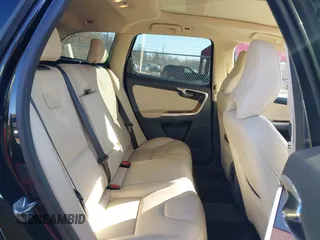 2017 Volvo XC60 Inscription with VIN YV440MDU0H2105432, listed as a IAAI auction lot 41634154 with 106,815 mi miles. Bid and sale history available at carsss.com. Image 8.