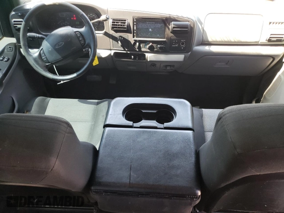 2005 Ford F-250 XL with VIN 1FTSX21P65EA75047, listed as a Copart auction lot 62012695 with 196,409 mi miles and Salvage title. Bid and sale history available at DreamBid. Image 8.