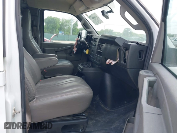 2023 Chevrolet Express Cargo Van with VIN 1GCWGAFP5P1192004, listed as a IAAI auction lot 42060862 with 31,706 mi miles. Bid and sale history available at carsss.com. Image 5.